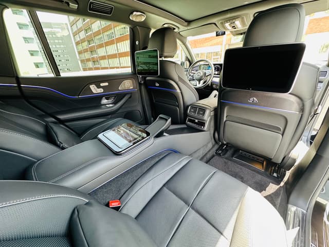 Mercedes-Benz Maybach GLS600 - View 4
